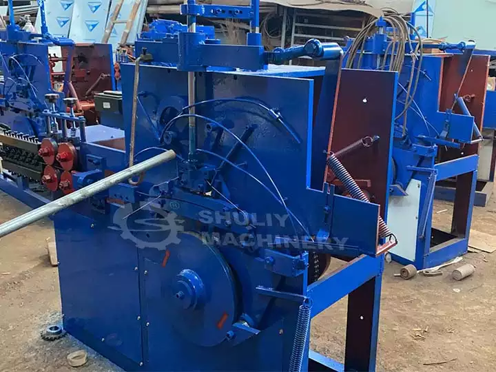 Automatic wire hanger making machine sold to Saudi Arabia